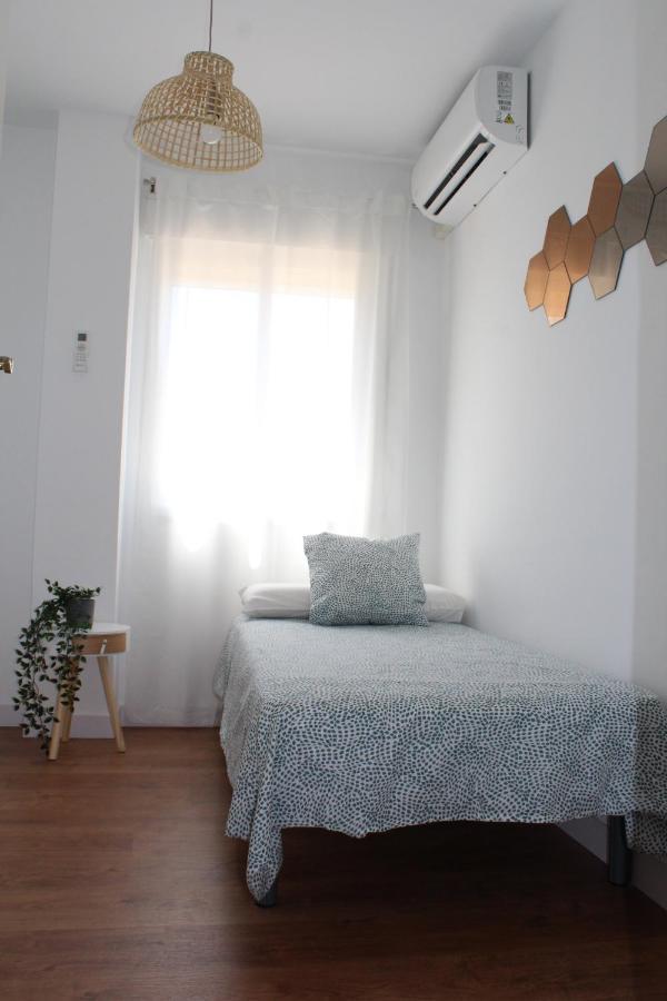Beautiful Brand New 2 Bedroom Flat With Terrace มาลากา ภายนอก รูปภาพ