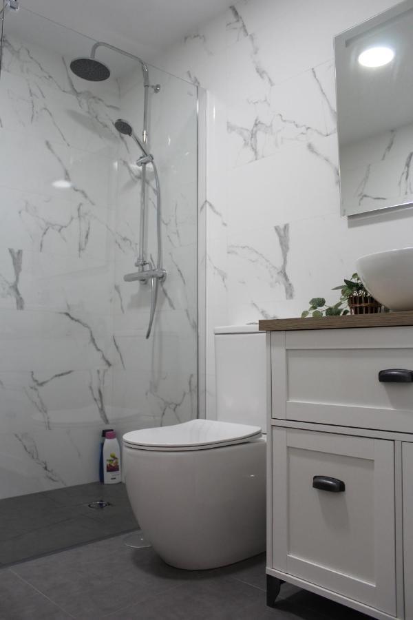 Beautiful Brand New 2 Bedroom Flat With Terrace มาลากา ภายนอก รูปภาพ